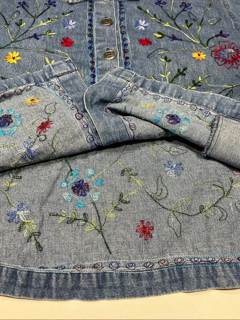Tantrums Woman 2X Embroidered Denim Jacket Floral Button Front Cottagecore - Picture 8 of 8
